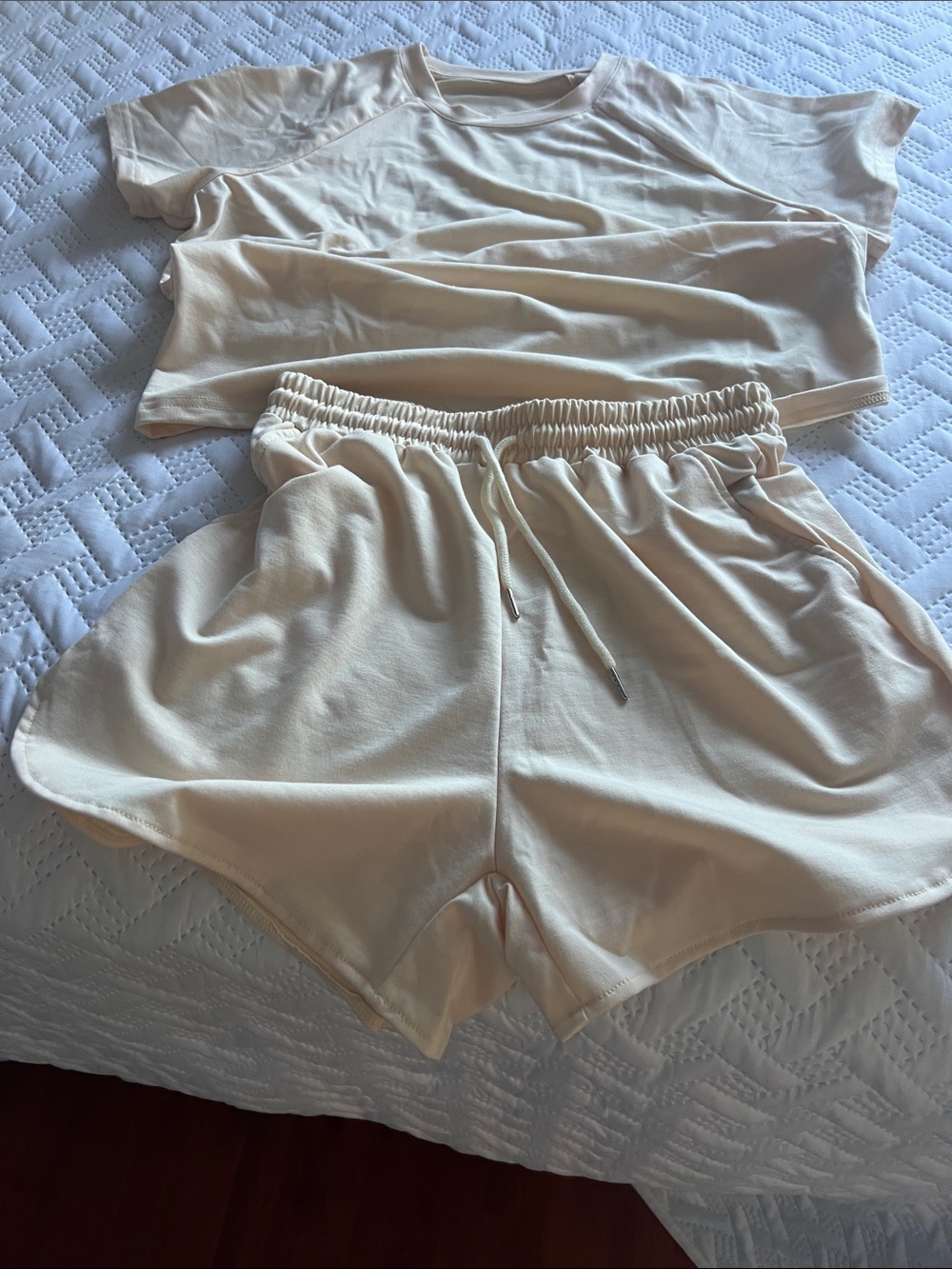 SHEIN Cream Short Sleeve Top & Drawstring Shorts Lounge Set never worn